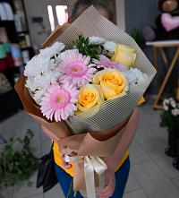 Букет цветов из:  Герберы, Розы и Хризантемы в Хорлово